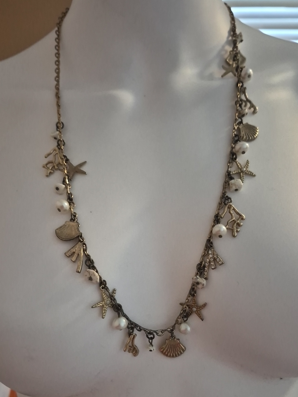 Source Unknown Gold-Tone Coastal Charm Necklace with White Pearls 19 Inches